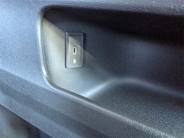 2025 Volkswagen ID. Buzz Pro S Image 17 of 40