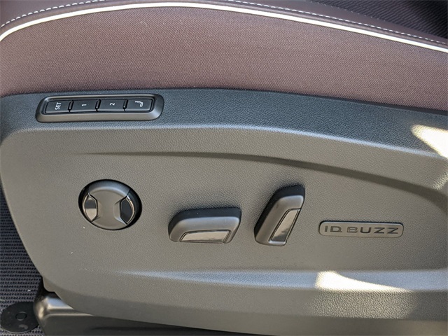 2025 Volkswagen ID. Buzz Pro S Image 24 of 40