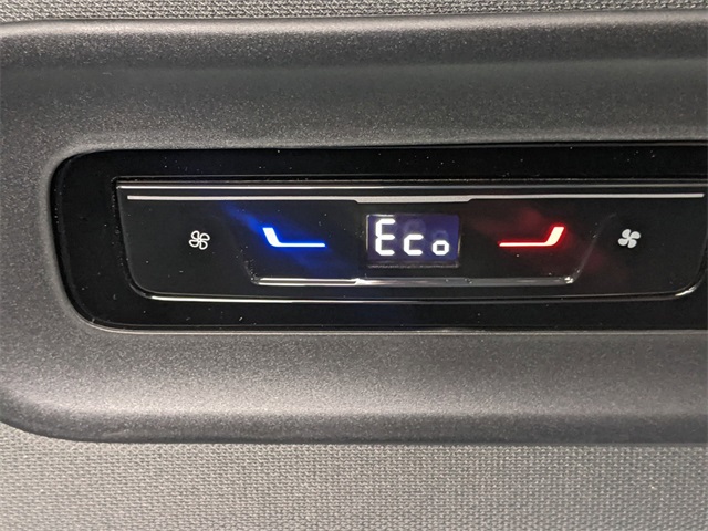 2025 Volkswagen ID. Buzz Pro S Image 18 of 40