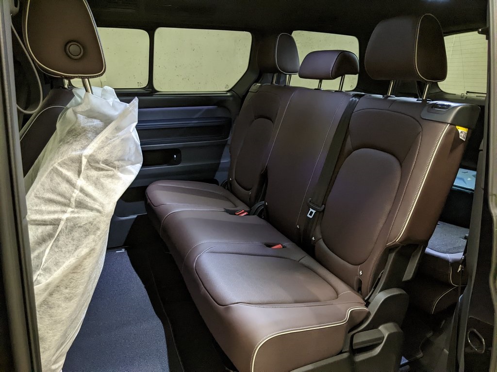 2025 Volkswagen ID. Buzz Pro S Image 8 of 32