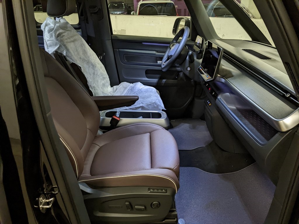 2025 Volkswagen ID. Buzz Pro S Image 9 of 32