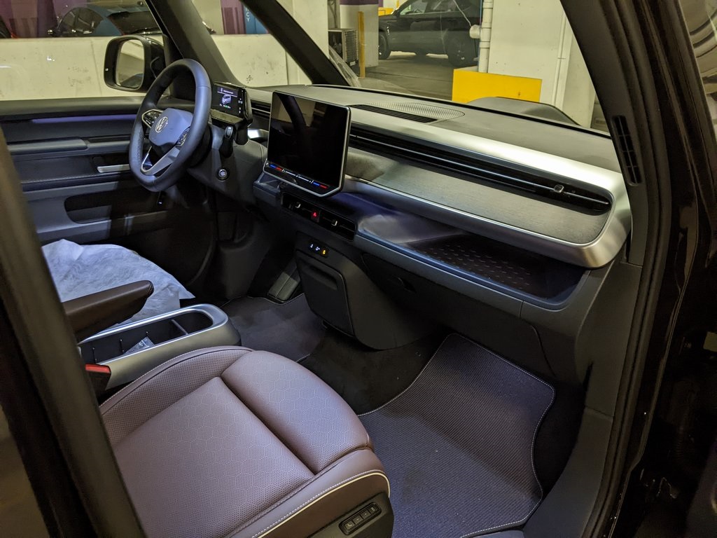 2025 Volkswagen ID. Buzz Pro S Image 14 of 32