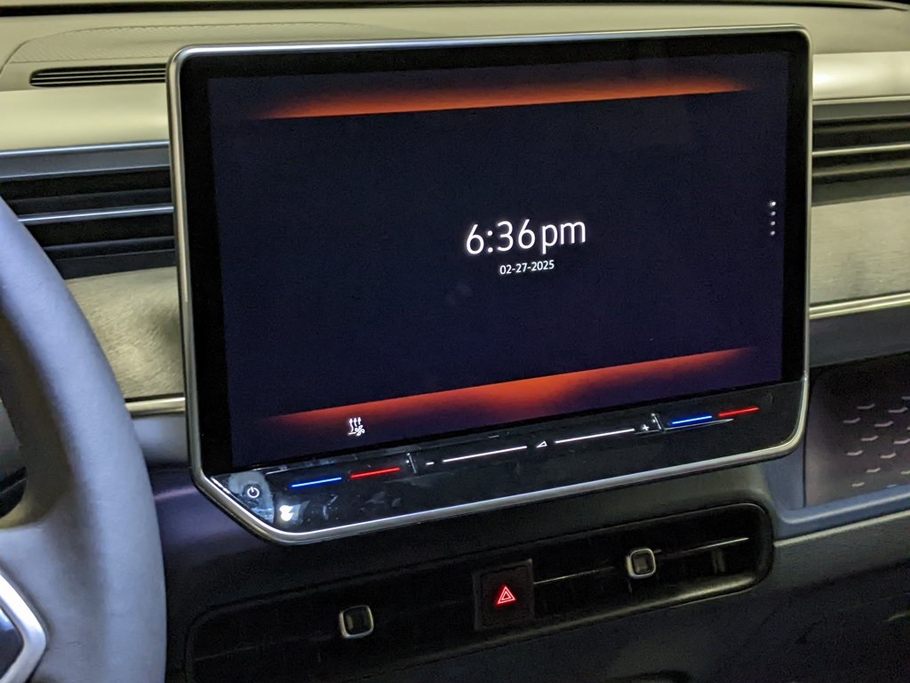 2025 Volkswagen ID. Buzz Pro S Image 18 of 32