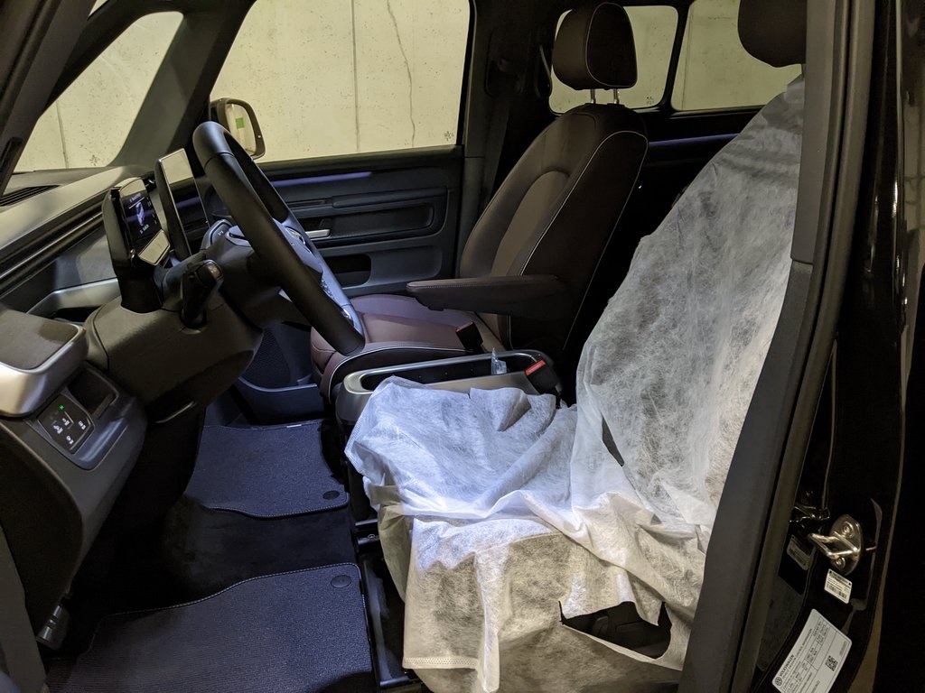 2025 Volkswagen ID. Buzz Pro S Image 10 of 32