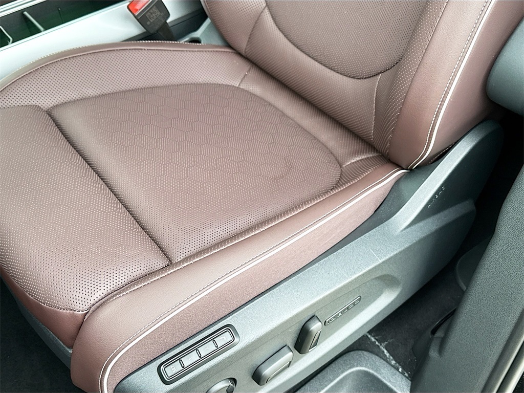 2025 Volkswagen ID. Buzz Pro S Image 26 of 31