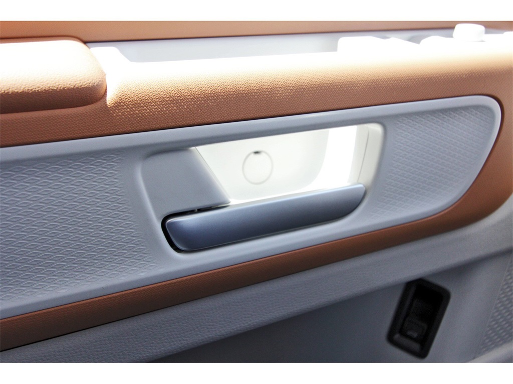 2025 Volkswagen ID. Buzz Pro S Image 24 of 34