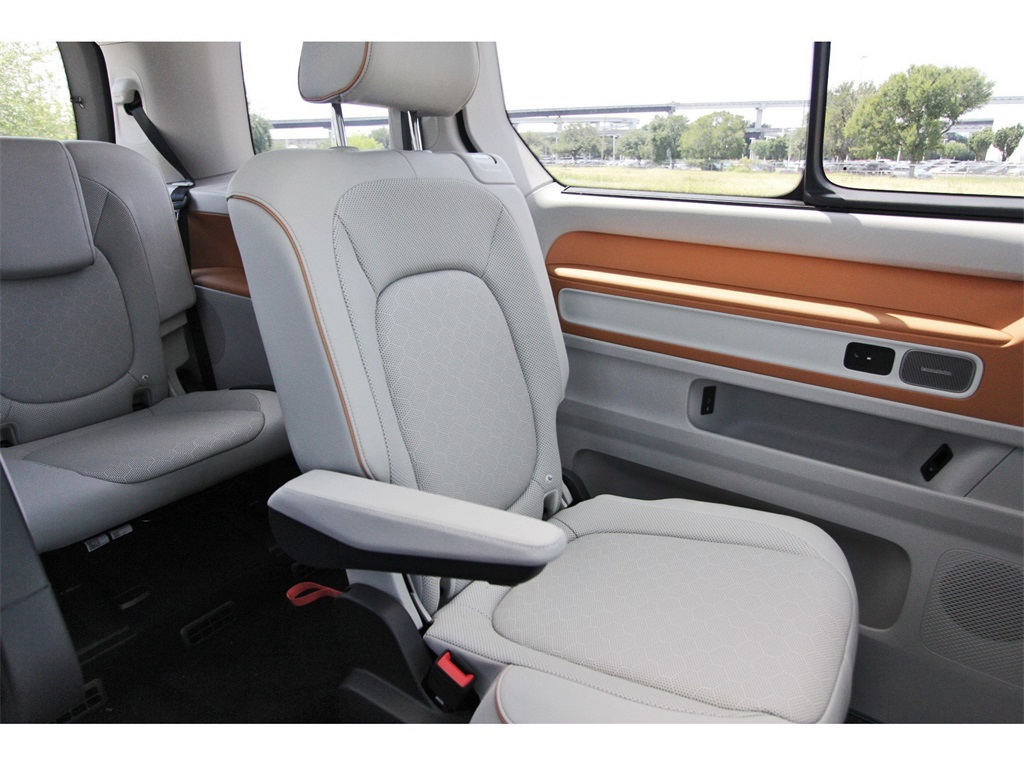 2025 Volkswagen ID. Buzz Pro S Image 14 of 34