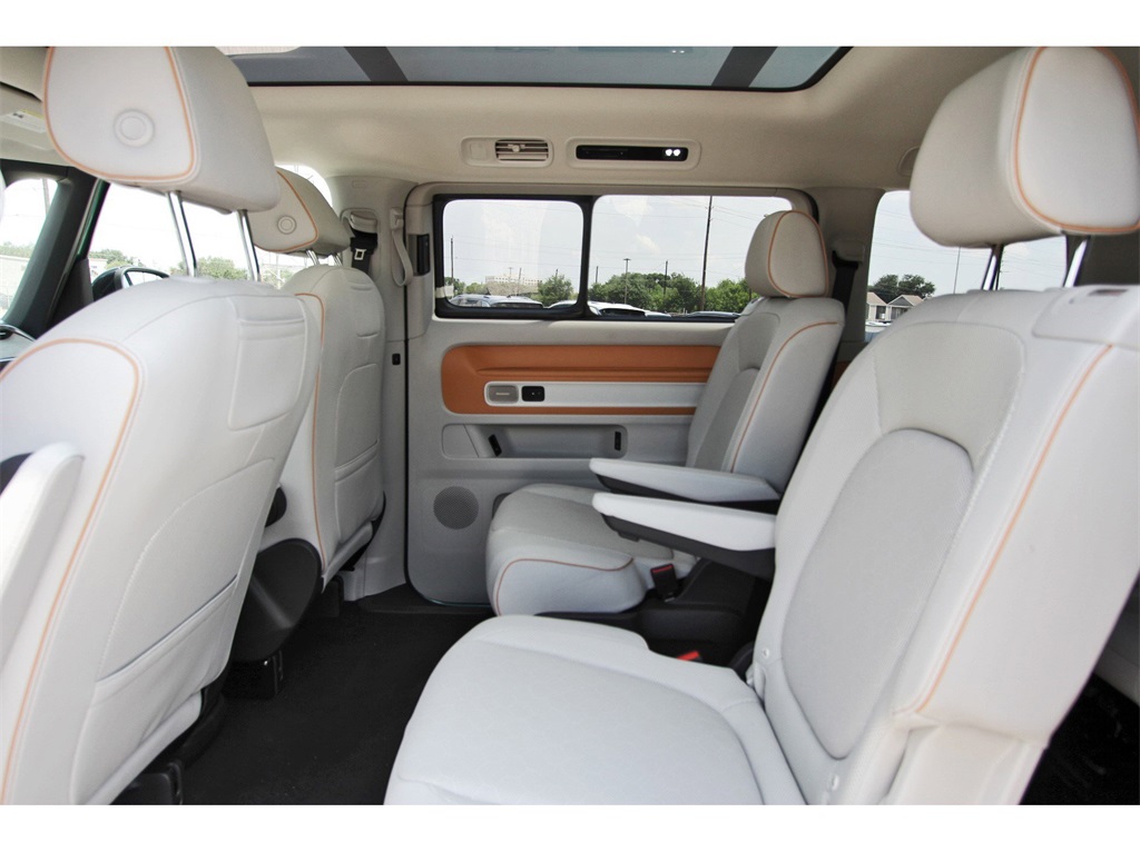 2025 Volkswagen ID. Buzz Pro S Image 13 of 34