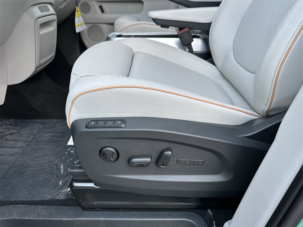 2025 Volkswagen ID. Buzz Pro S Image 27 of 33