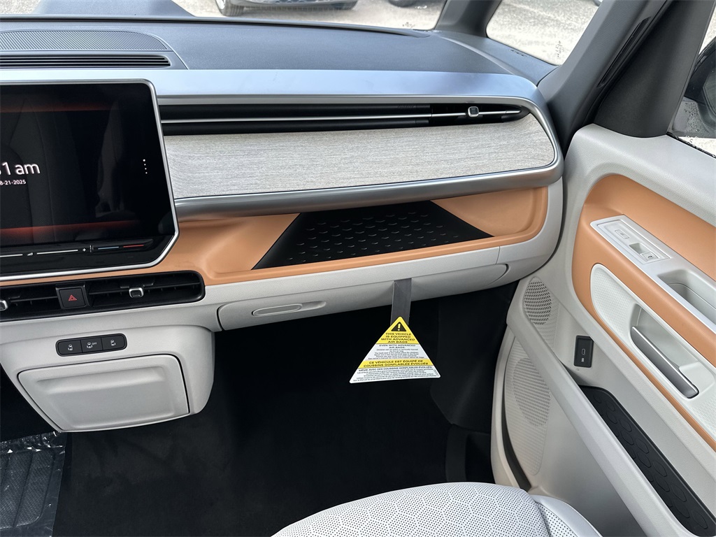2025 Volkswagen ID. Buzz Pro S Image 15 of 33