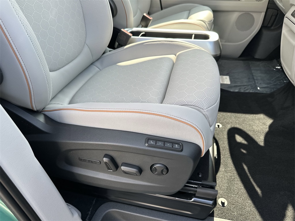 2025 Volkswagen ID. Buzz Pro S Image 32 of 33