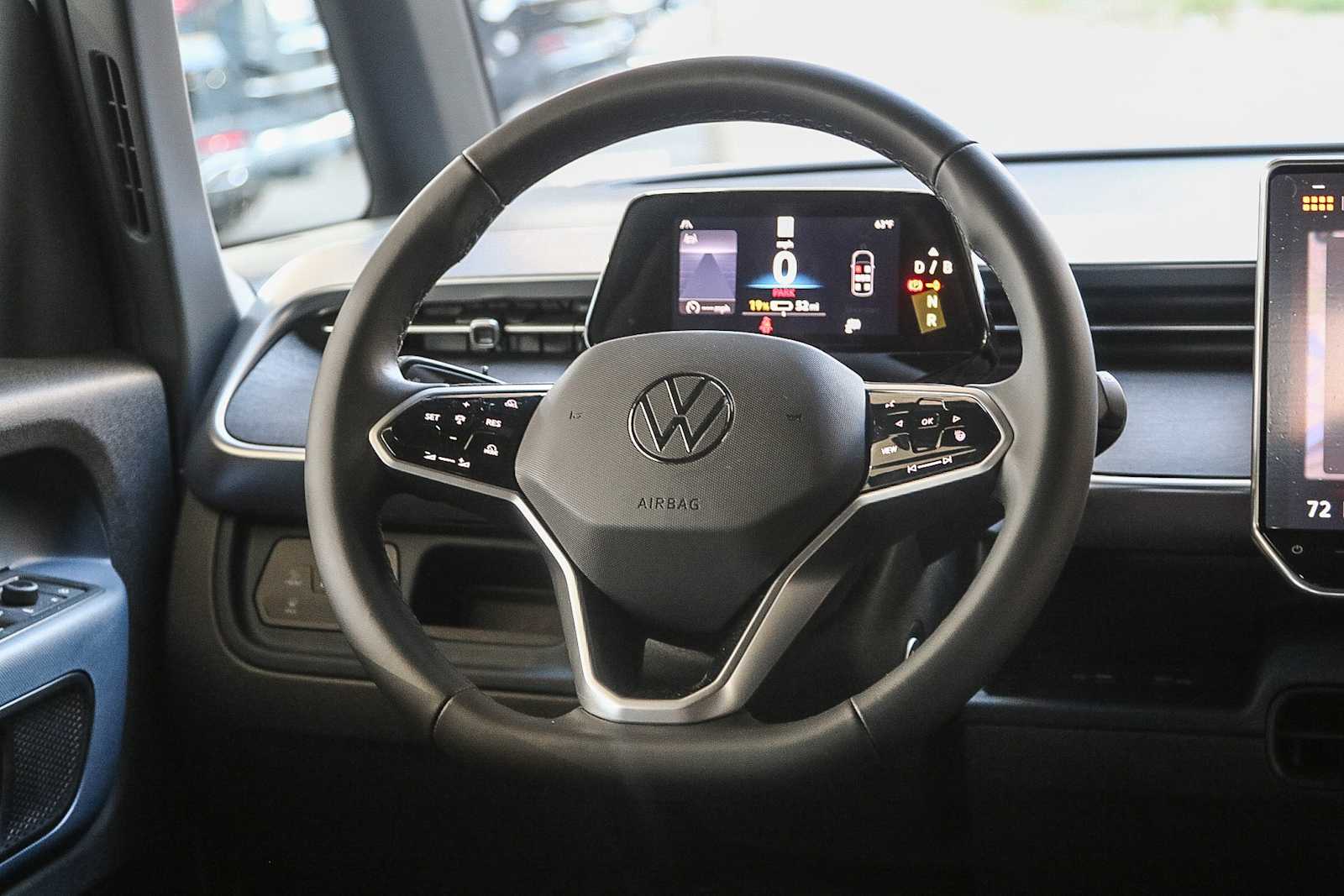 2025 Volkswagen ID. Buzz Pro S Image 17 of 41