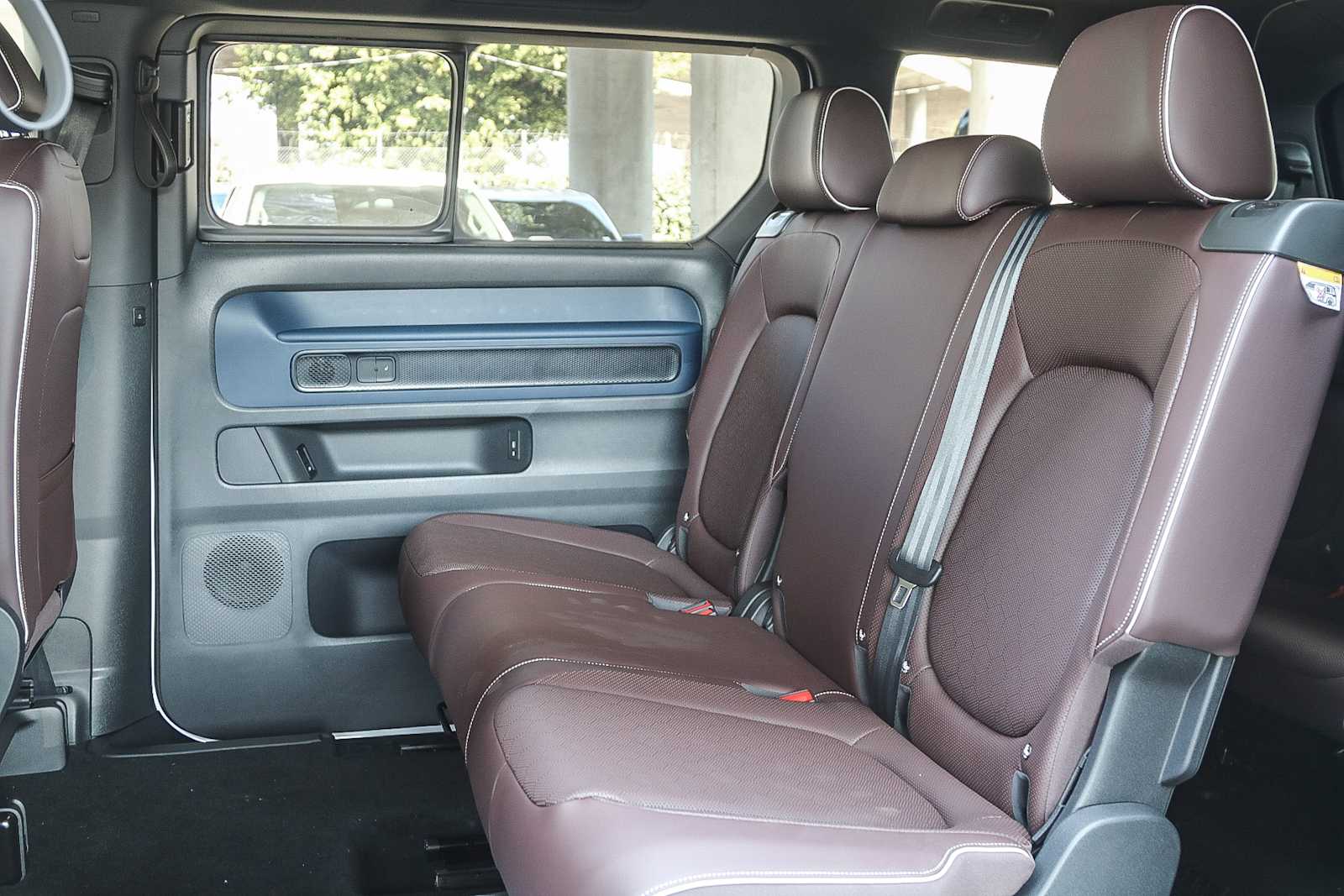 2025 Volkswagen ID. Buzz Pro S Image 34 of 41