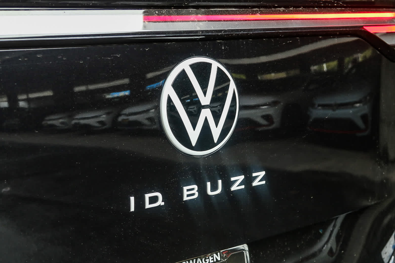 2025 Volkswagen ID. Buzz Pro S Image 10 of 41