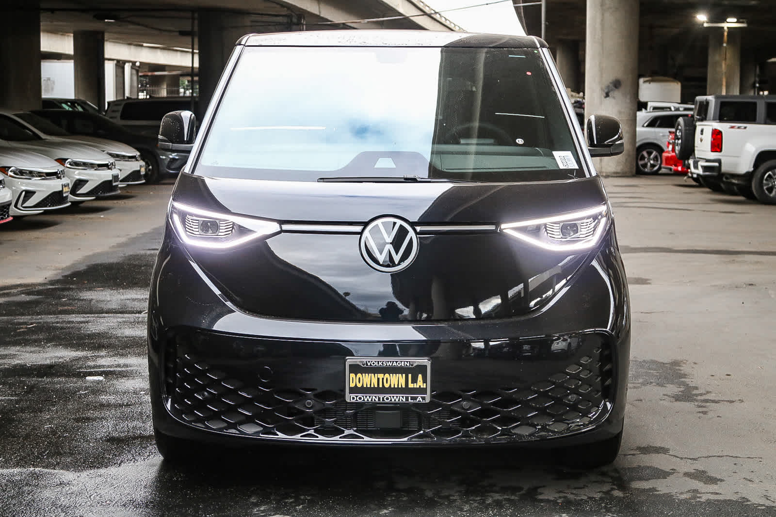 2025 Volkswagen ID. Buzz Pro S Image 2 of 41