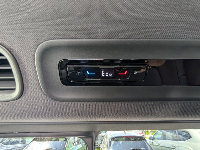 2025 Volkswagen ID. Buzz Pro S Image 14 of 27