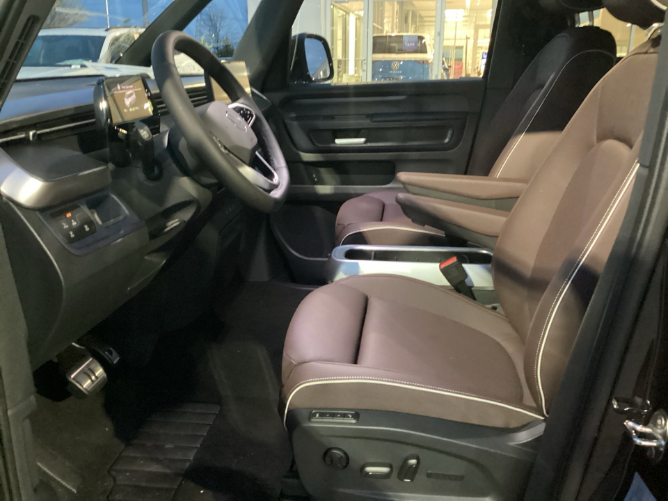 2025 Volkswagen ID. Buzz Pro S Image 19 of 34