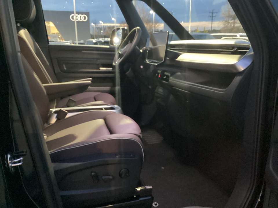 2025 Volkswagen ID. Buzz Pro S Image 21 of 34