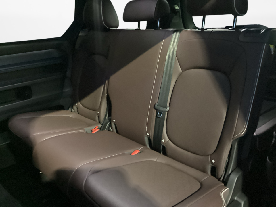 2025 Volkswagen ID. Buzz Pro S Image 16 of 34