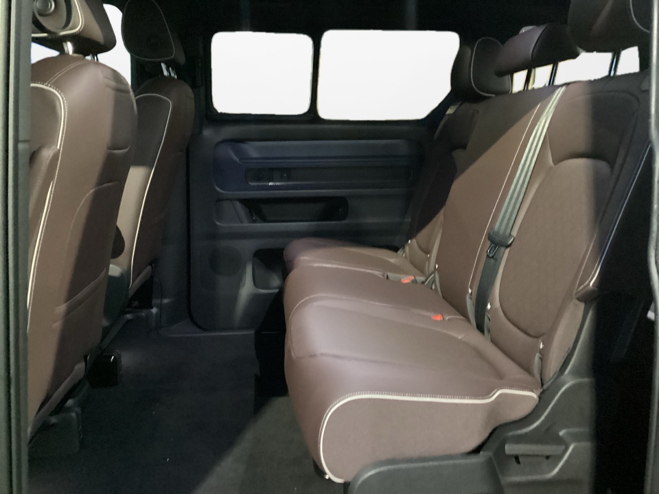 2025 Volkswagen ID. Buzz Pro S Image 18 of 34