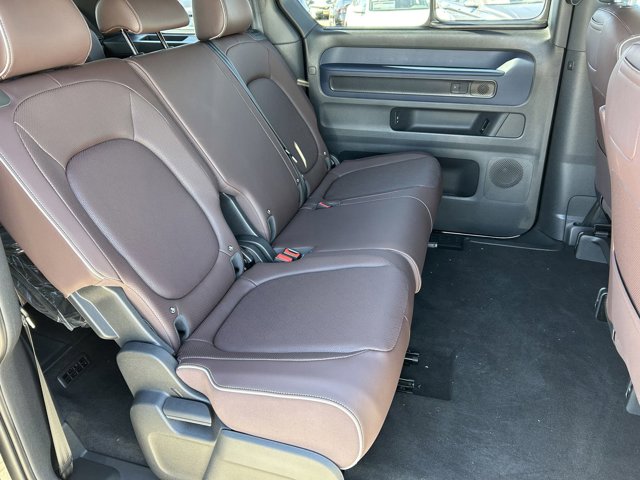 2025 Volkswagen ID. Buzz Pro S Image 7 of 17