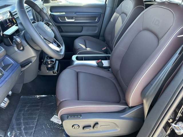 2025 Volkswagen ID. Buzz Pro S Image 11 of 17