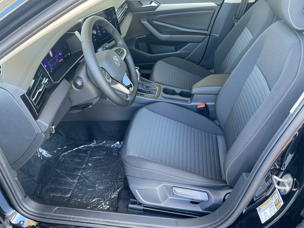 Vehicle image 15 of 31