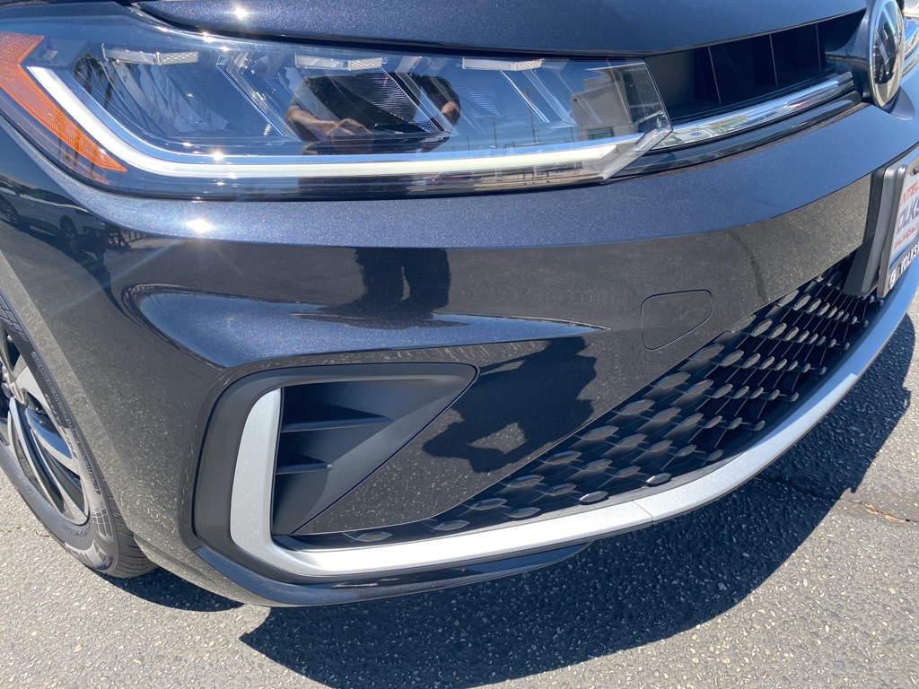 Vehicle image 28 of 31