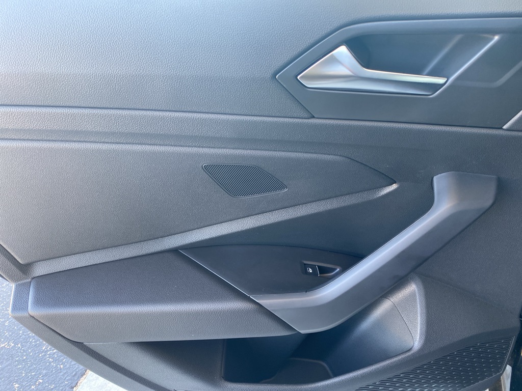 Vehicle image 20 of 31