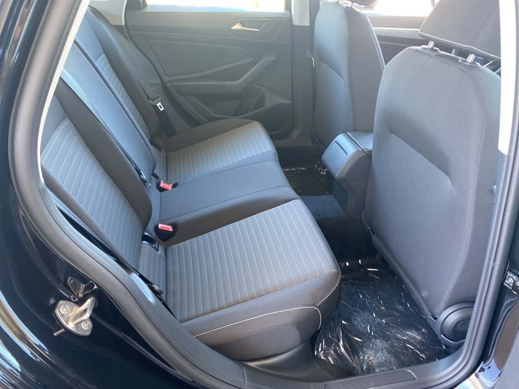 Vehicle image 12 of 31