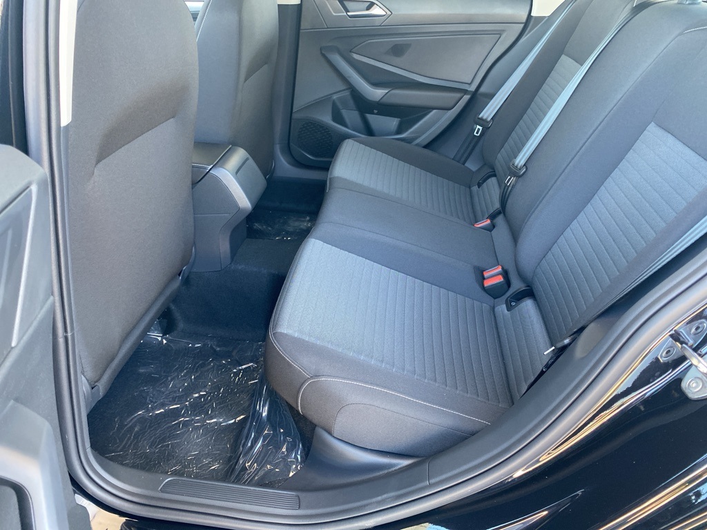 Vehicle image 14 of 31