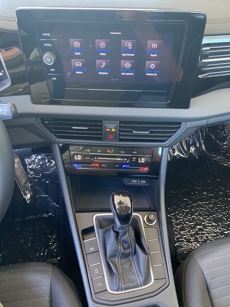 Vehicle image 25 of 31