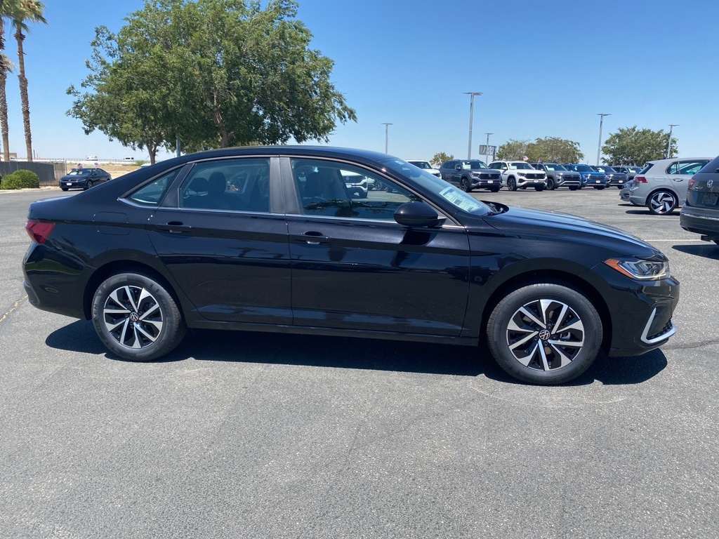 Vehicle image 3 of 31