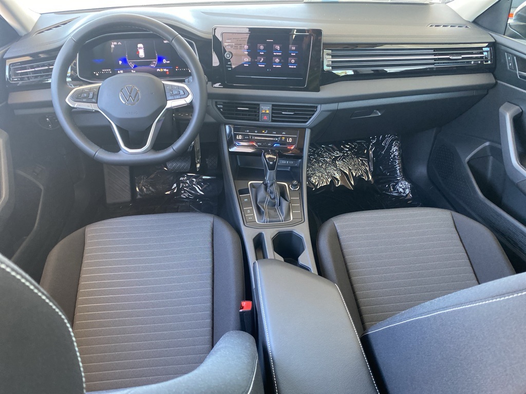 Vehicle image 26 of 31