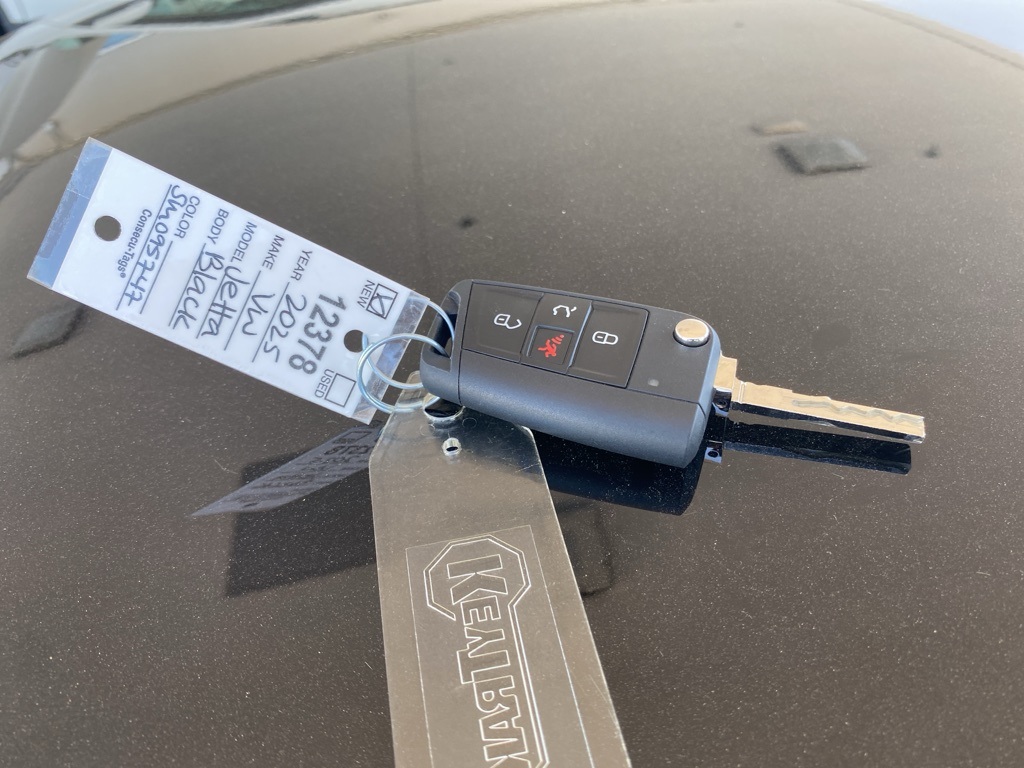 Vehicle image 24 of 31