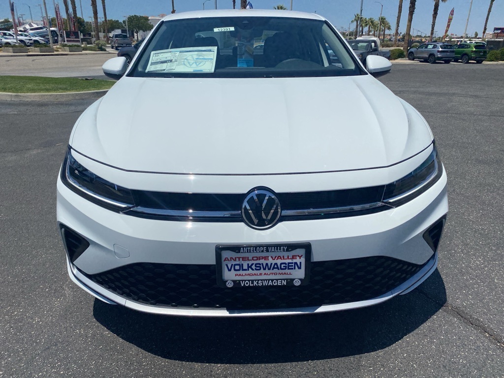 Vehicle image 2 of 31