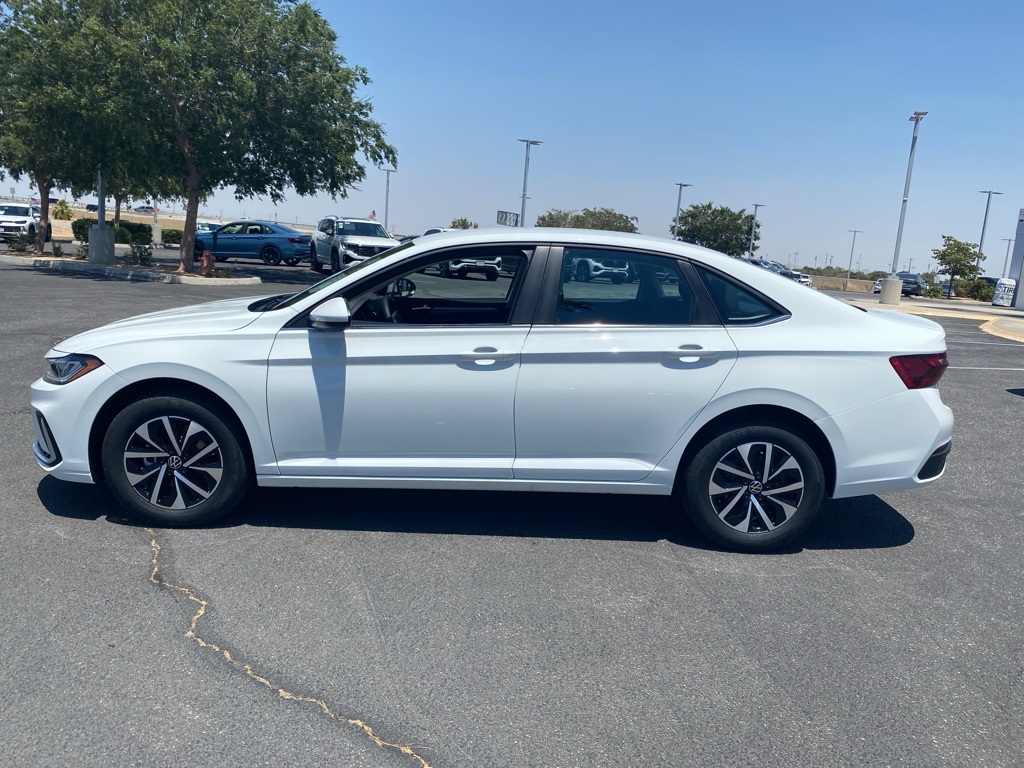Vehicle image 8 of 31