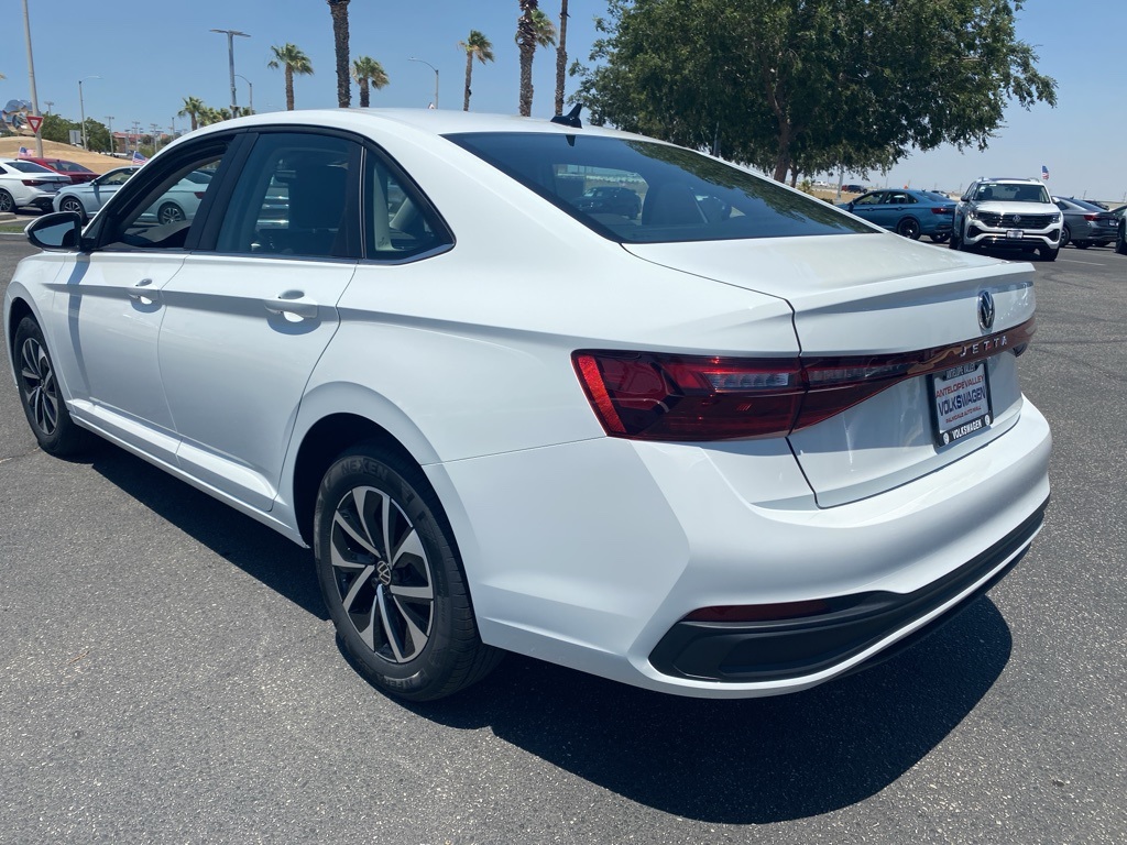 Vehicle image 7 of 31