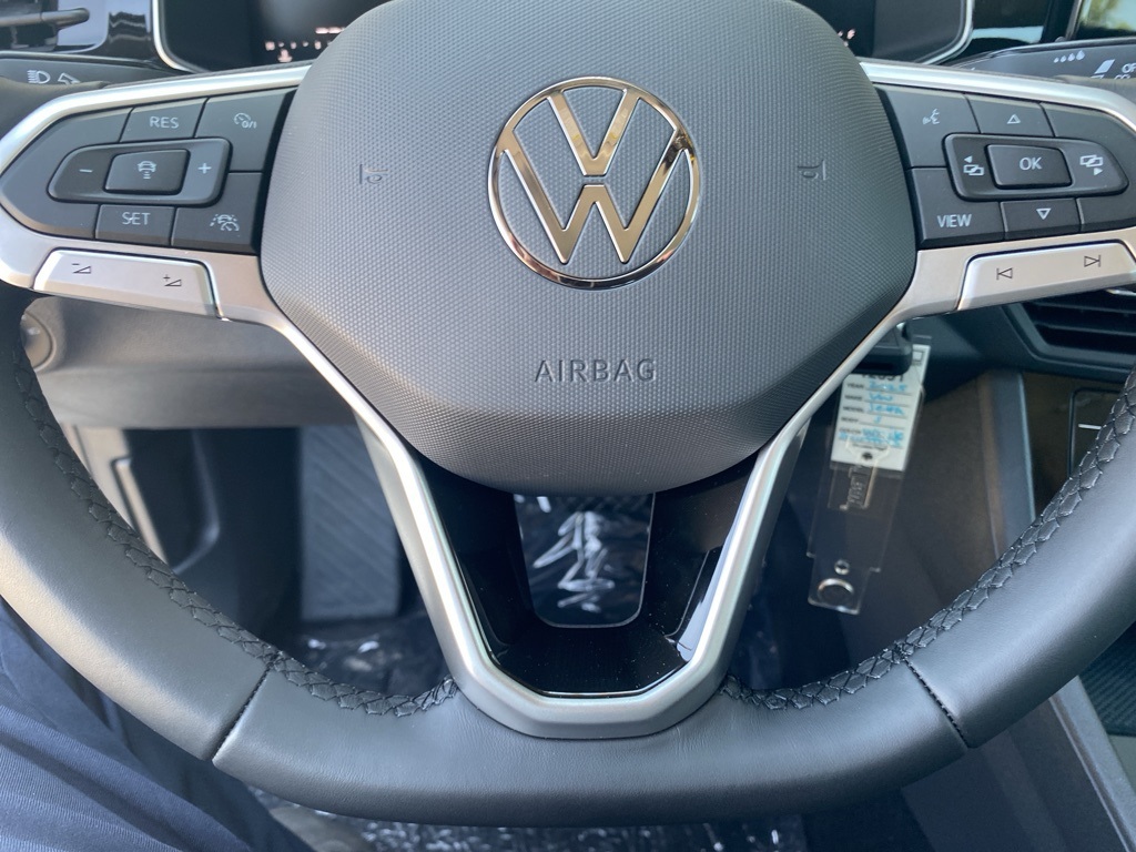 Vehicle image 17 of 31