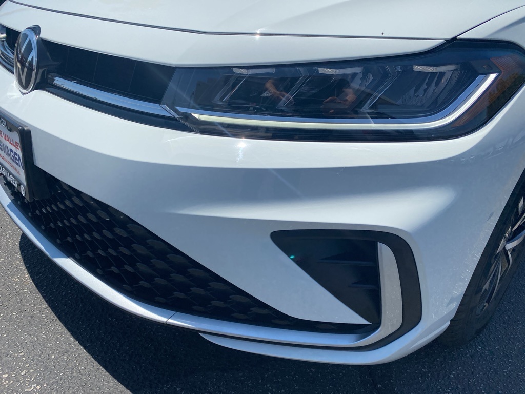Vehicle image 26 of 31