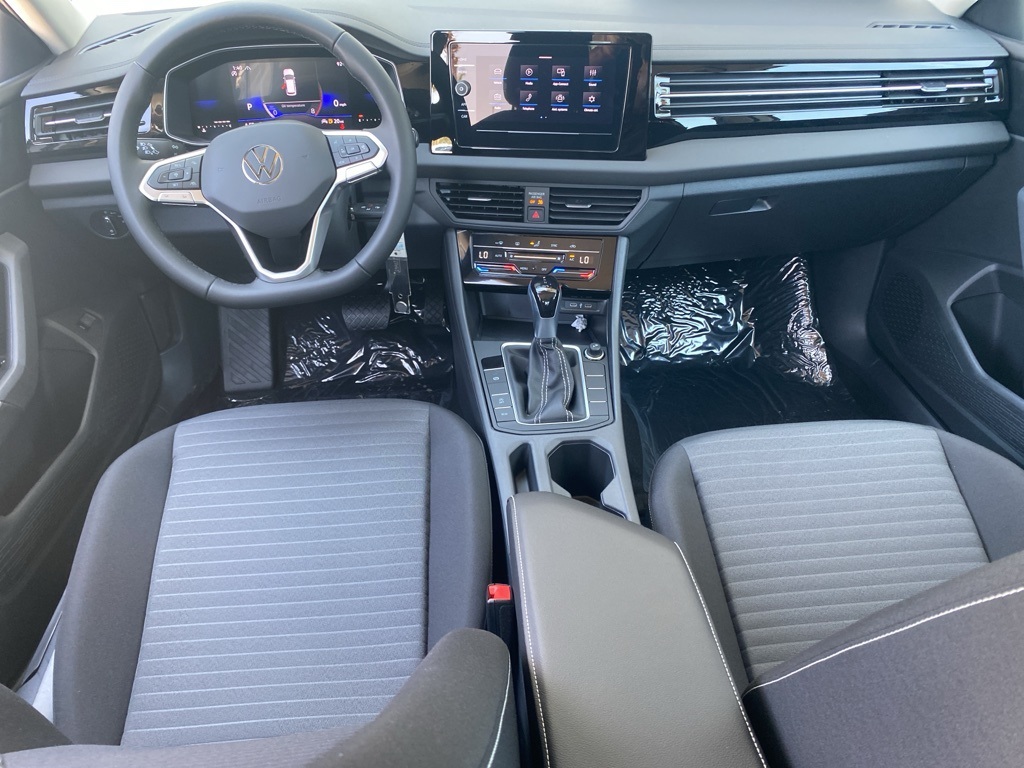 Vehicle image 15 of 31