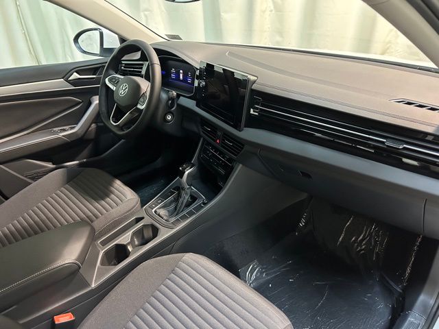 Vehicle image 35 of 40