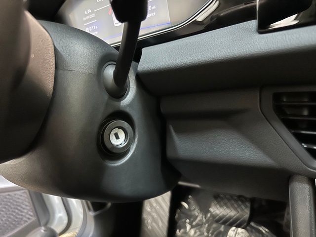 Vehicle image 24 of 40