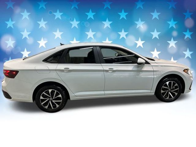 Vehicle image 6 of 40