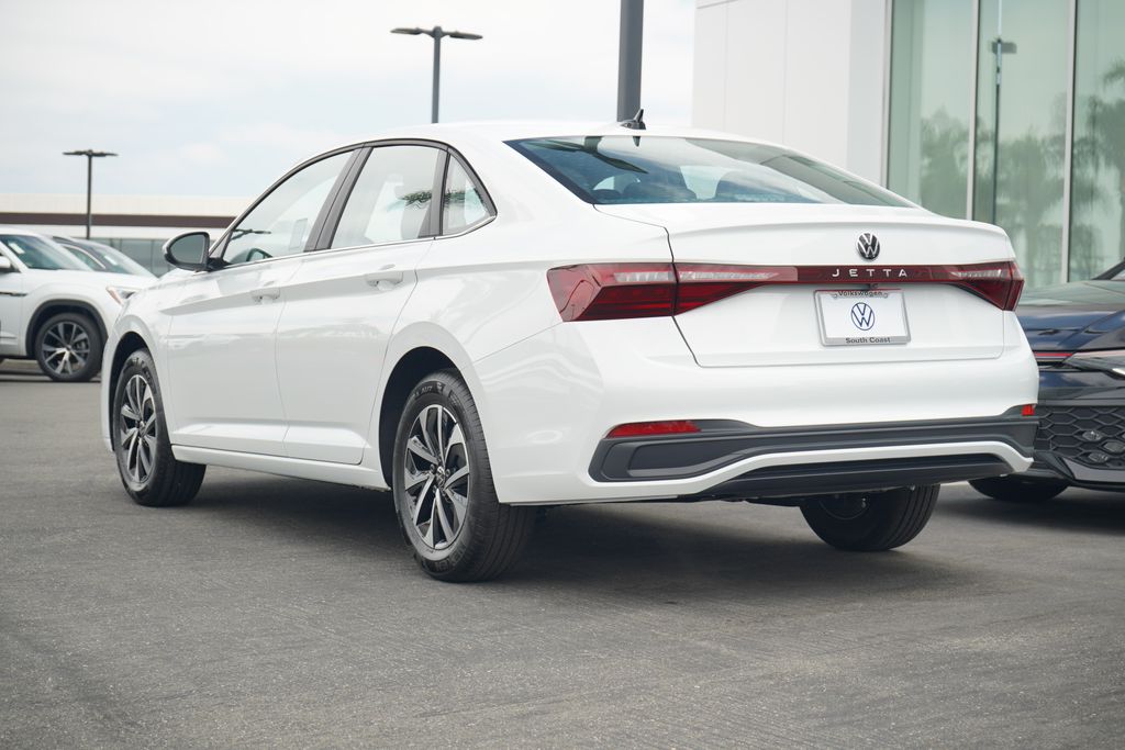 Vehicle image 4 of 12