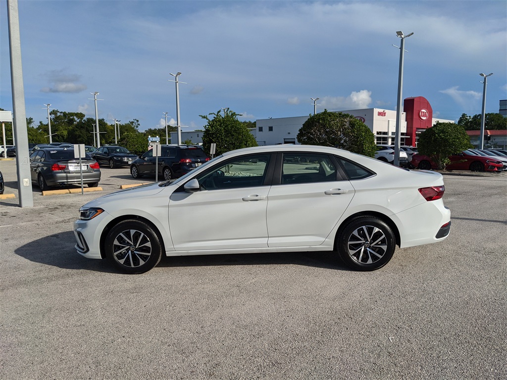 Vehicle image 8 of 25