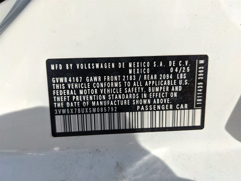 Vehicle image 19 of 25