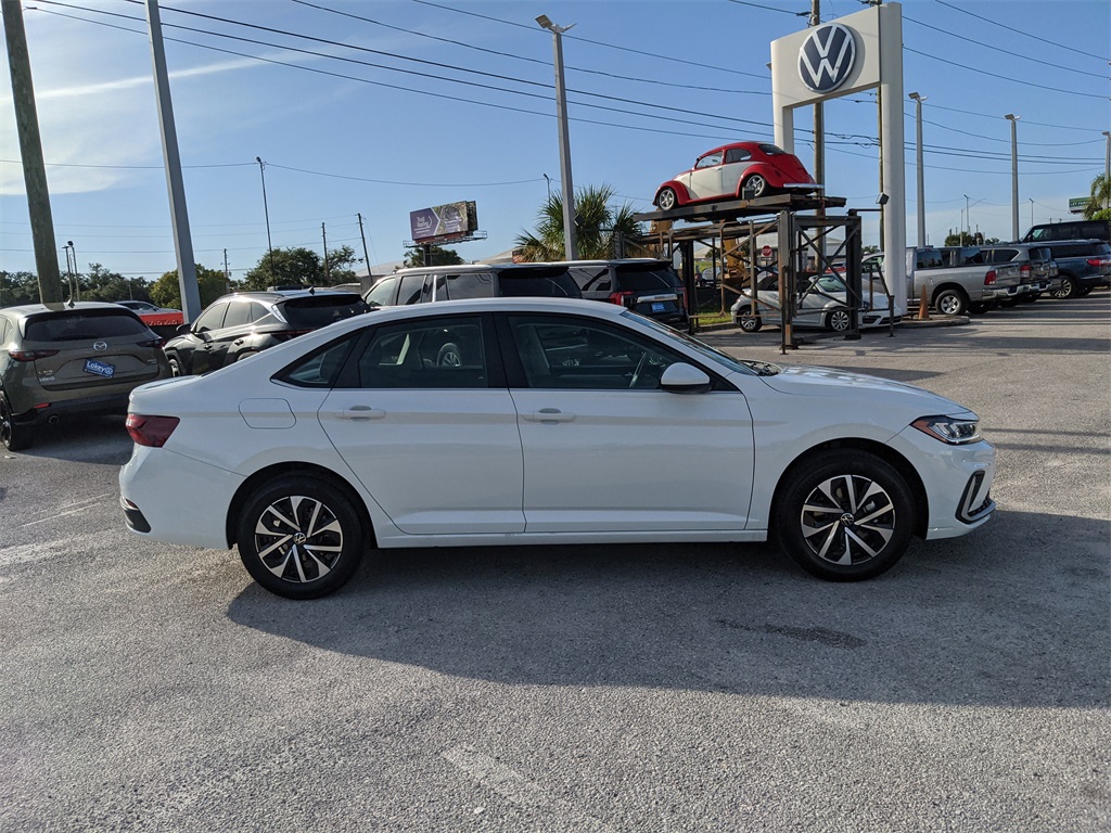 Vehicle image 4 of 25