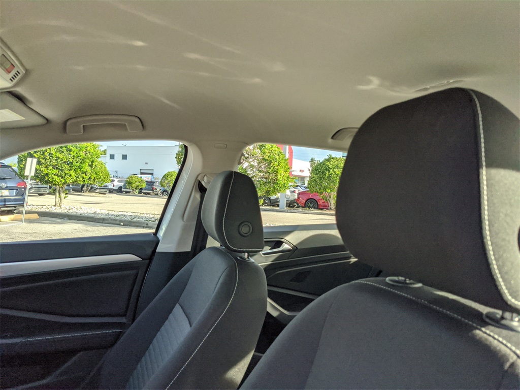 Vehicle image 20 of 25