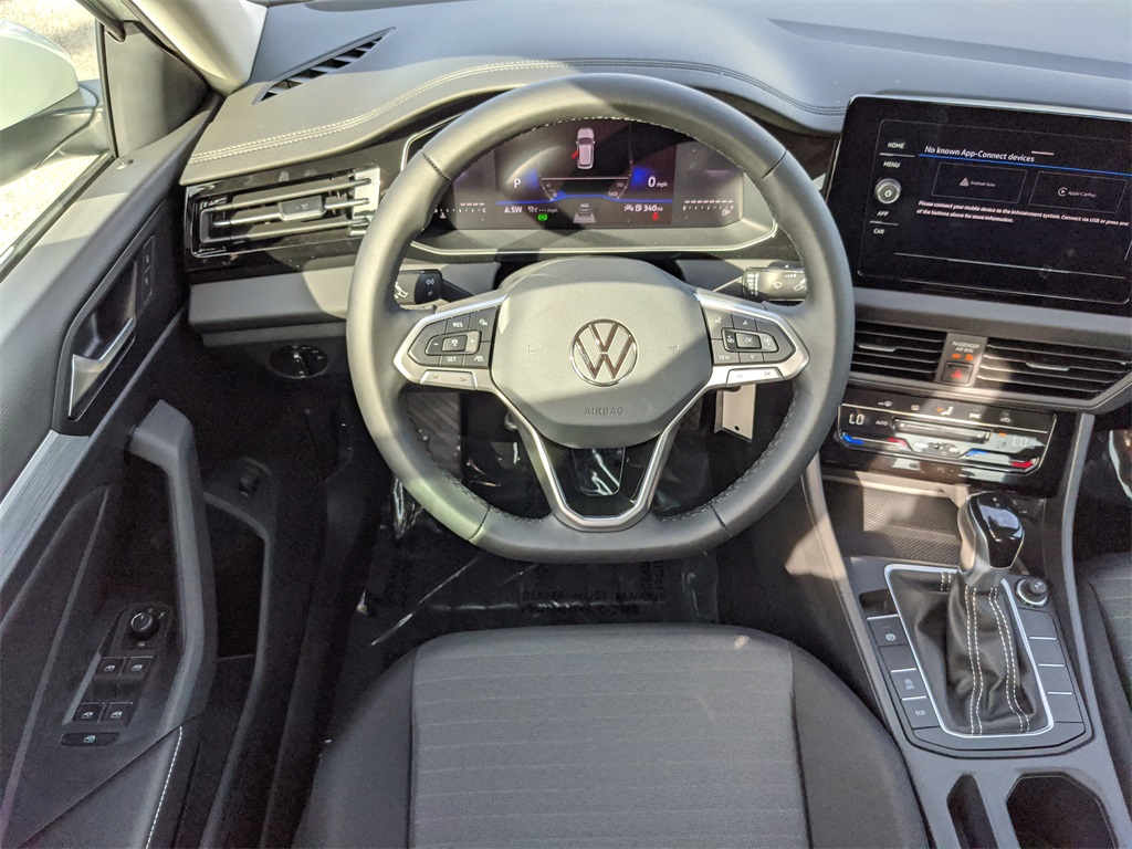 Vehicle image 15 of 25